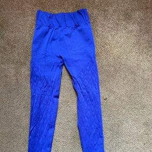 Fabletics Mid-Rise Sculptknit Leopard 7/8 legging